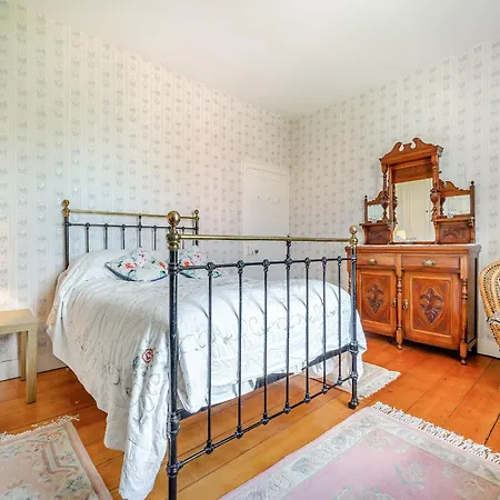 Belmont House *