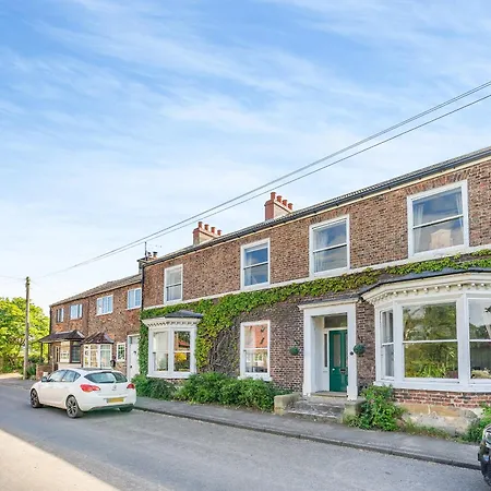 Belmont House * Hornby (Hambleton)